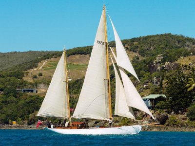 The GREAT GATSBYs 60 ft HURRICA V