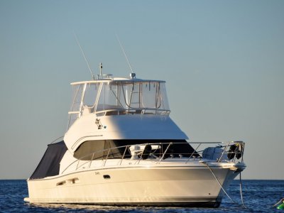 Riviera 41 Flybridge 2009 Low Hours