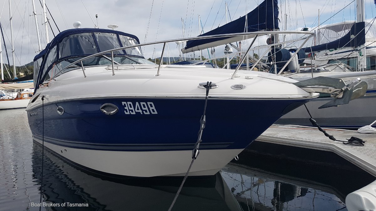 Lunar Sea Monterey 270 Cruiser Fabulous condition, Bow and stern thrusters Boat Brokers of Tasmania