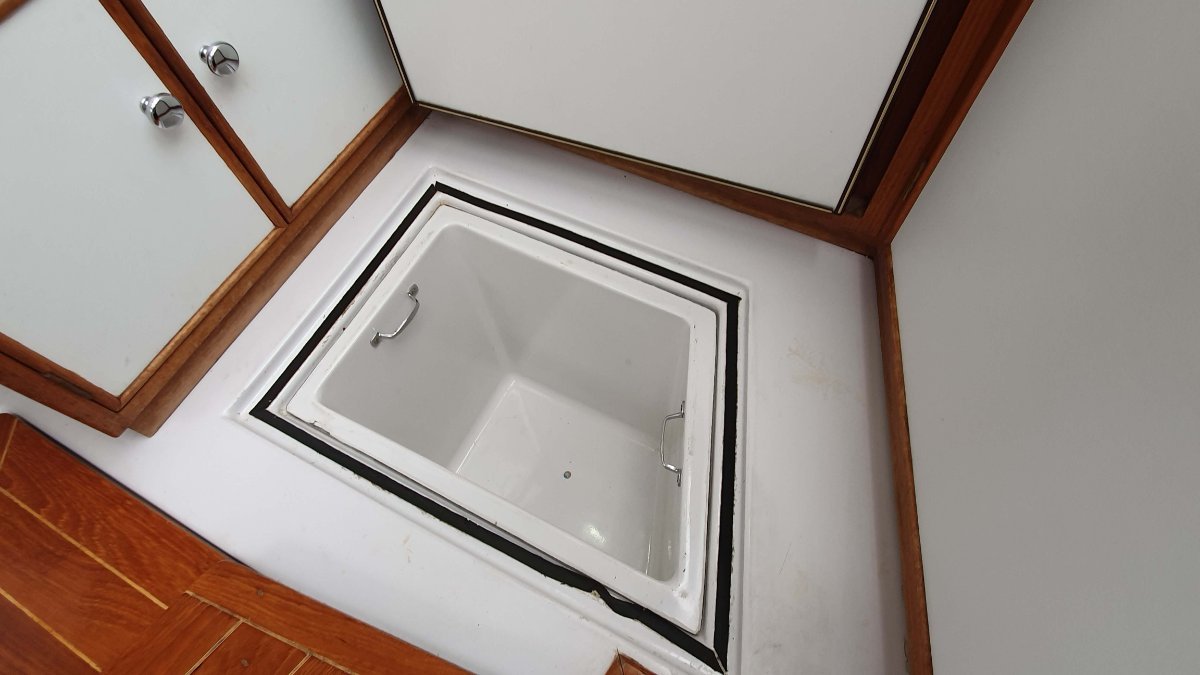 Markline 1100 Flybridge Cruiser Kensington