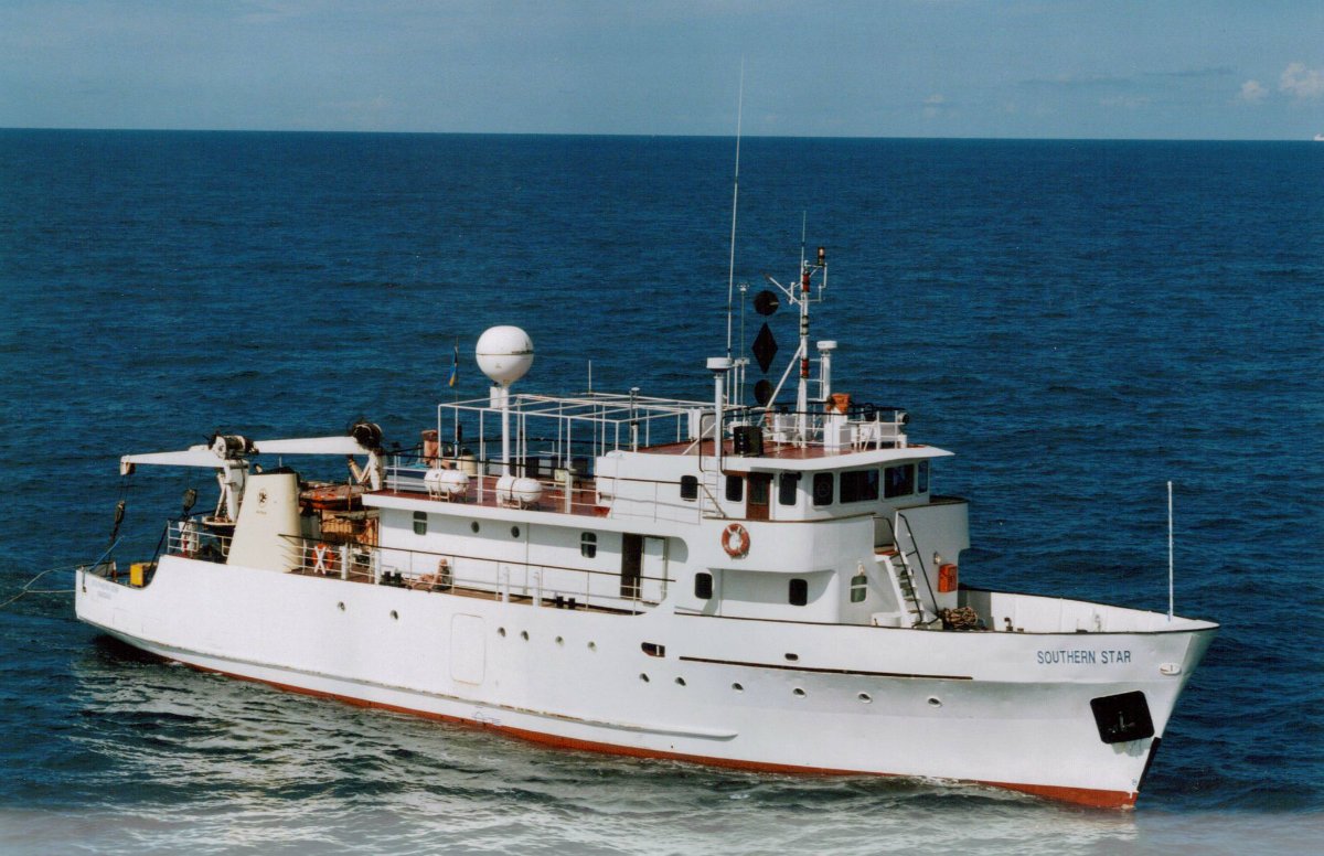 steel 36m supply/support ship: commercial vessel boats