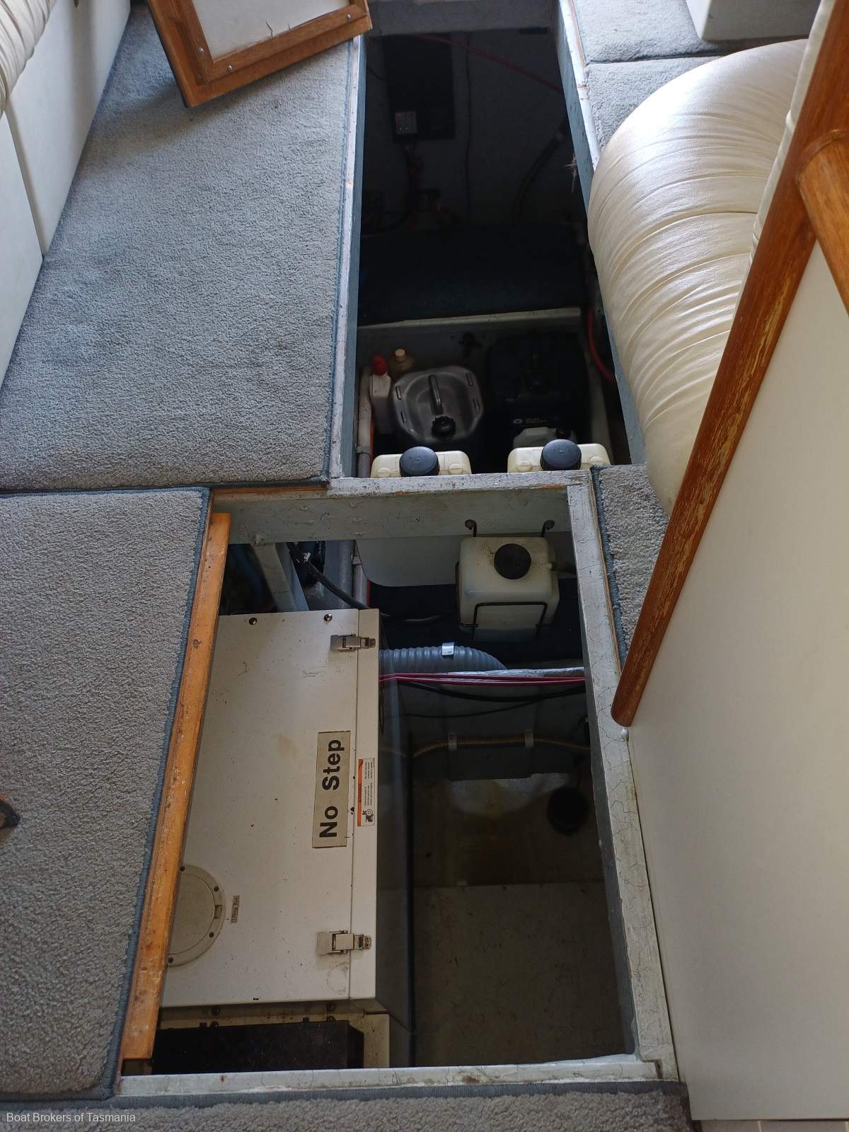 Waste Knot Caribbean 35 Flybridge Cruiser with a generator and bowthruster Boat Brokers of Tasmania