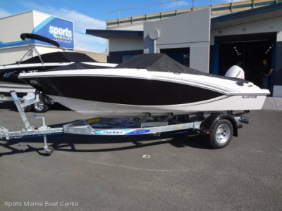 Marina berth at Royal Queensaland Yacht Squadron for rent