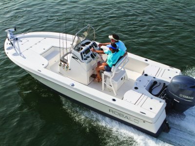 Robalo 206 Cayman bay boat