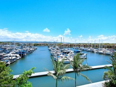 Hope Island Marina Berth