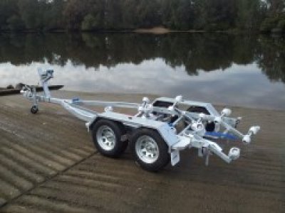 Boat trailer Fibreglass 5m Tandem