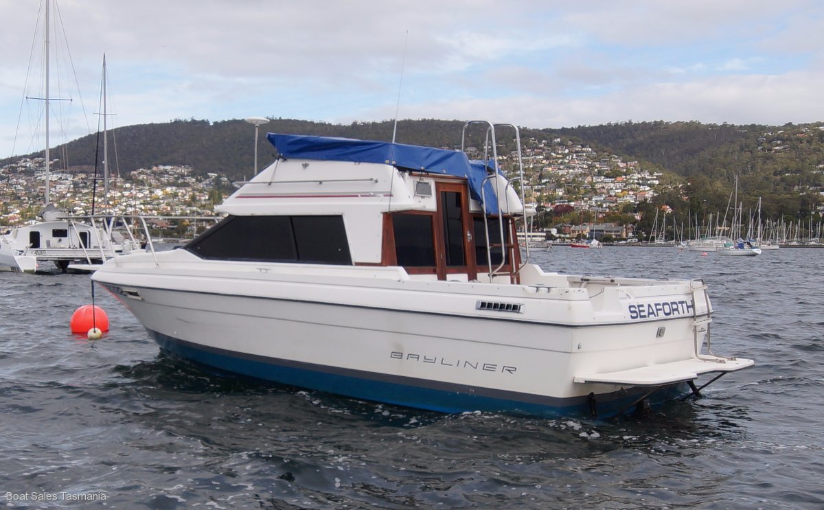 Bayliner 2556 Flybridge "Seaforth" Power boats Boat Sales Tasmania