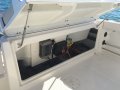Robalo R222:Easy access to systems