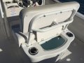 Robalo R222:Live well with LED light