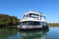 Matthews Houseboat 43