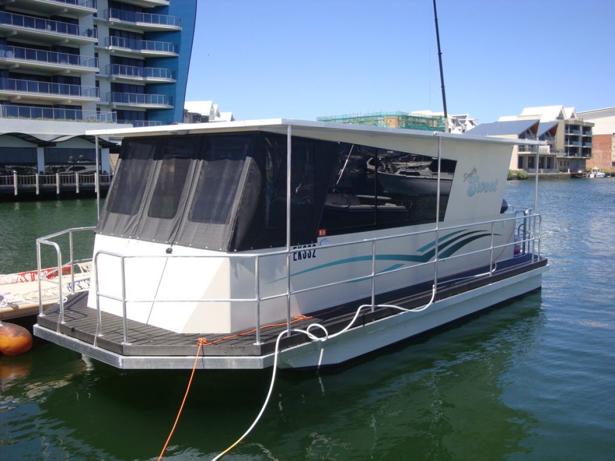 yacht houseboat for sale