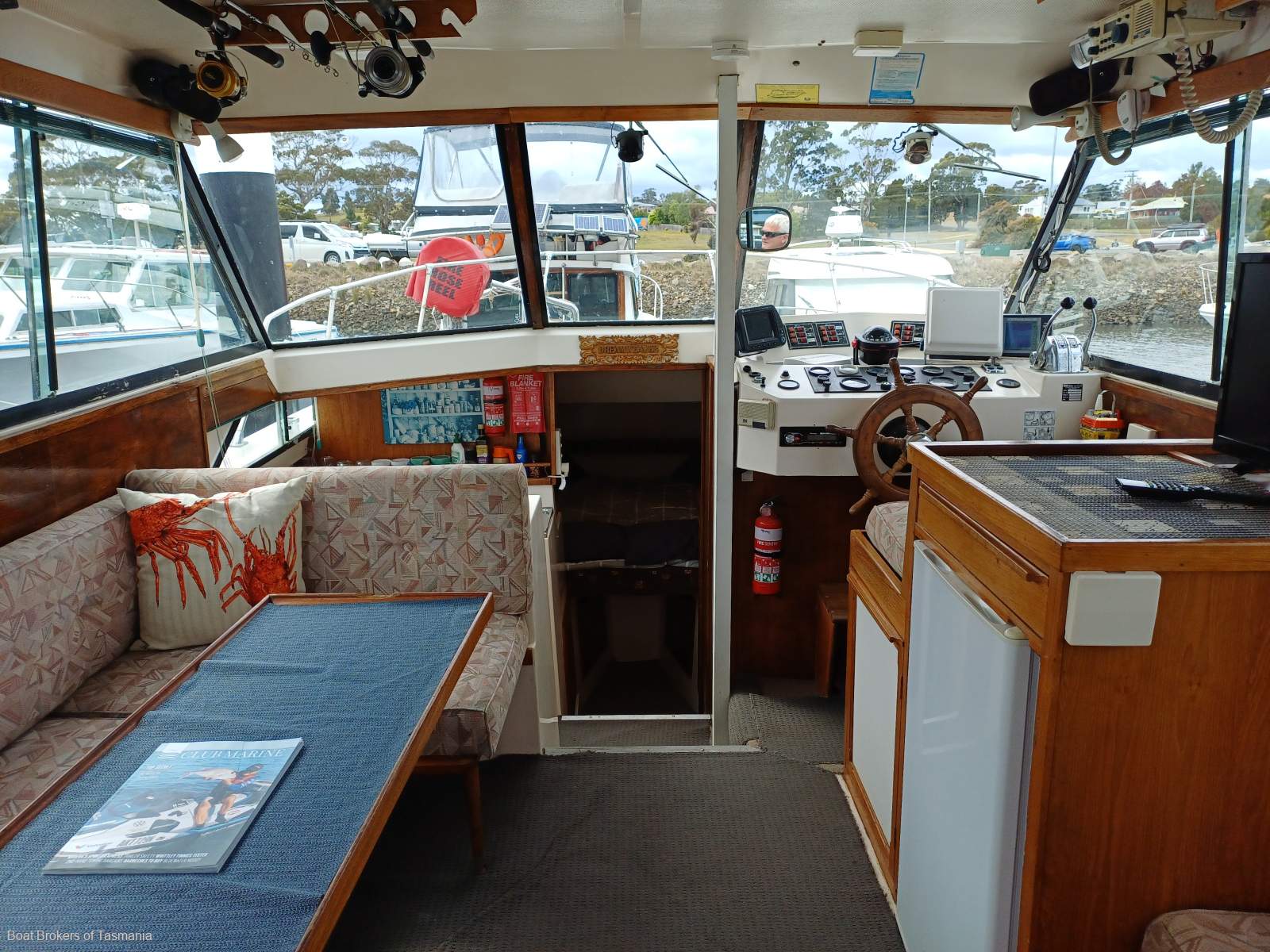 Mariner 31 Flybridge Twin Volvo diesel shaft drive.
