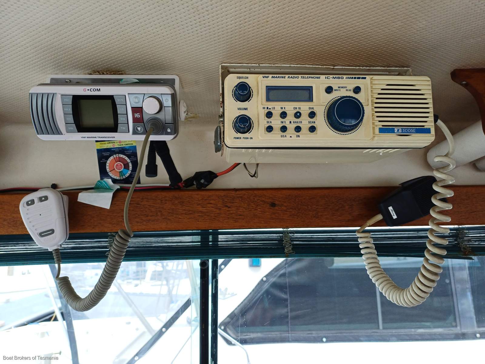 Dreamweaver. Mariner 31/468. April 1980 Mariner 31 Flybridge Twin Volvo diesel shaft drive. Boat Brokers of Tasmania