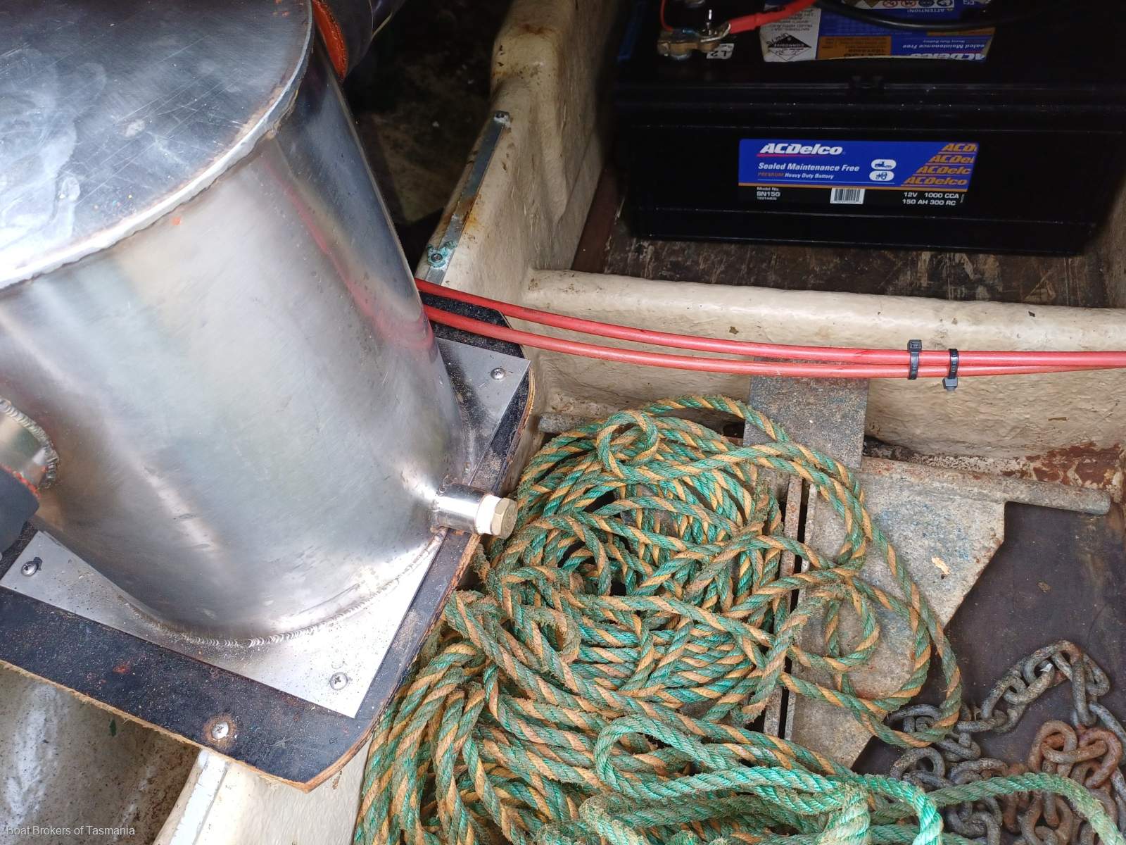 Dreamweaver. Mariner 31/468. April 1980 Mariner 31 Flybridge Twin Volvo diesel shaft drive. Boat Brokers of Tasmania