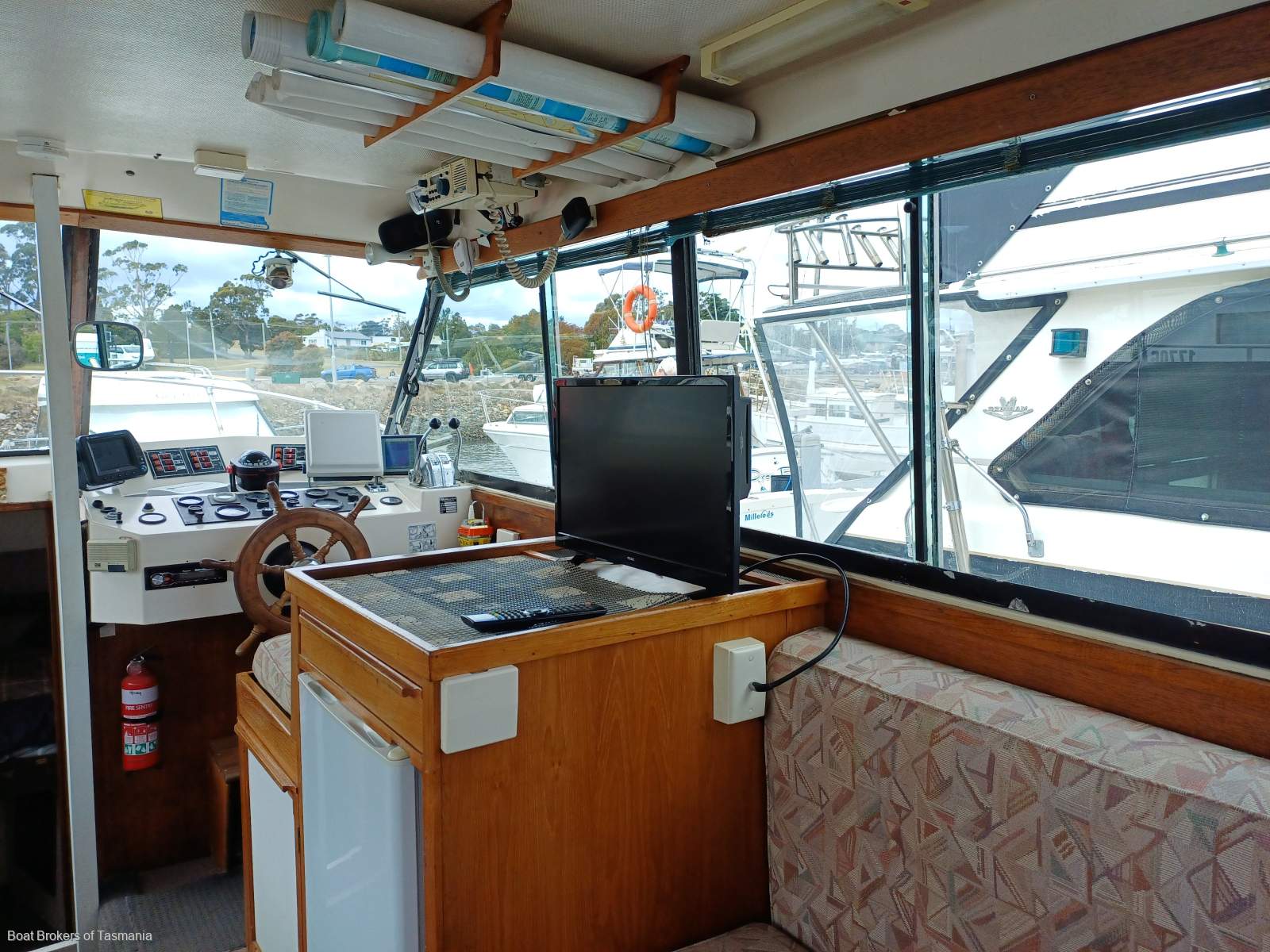Mariner 31 Flybridge Twin Volvo diesel shaft drive.