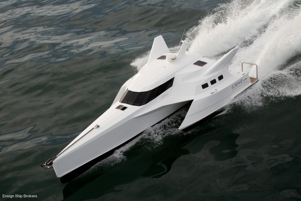 trimaran motor boat