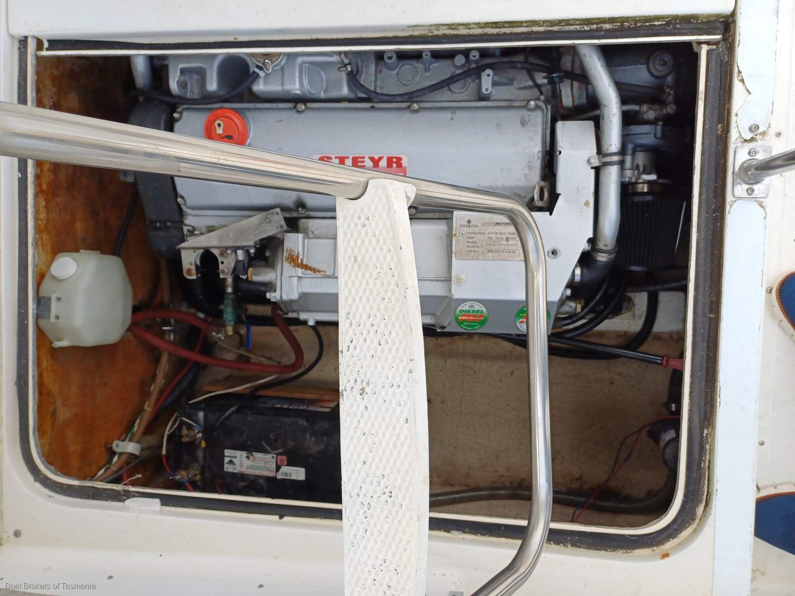 Kerry Girl Bertram 28 Flybridge Twin diesel shaft drive Sportsfisherman Boat Brokers of Tasmania