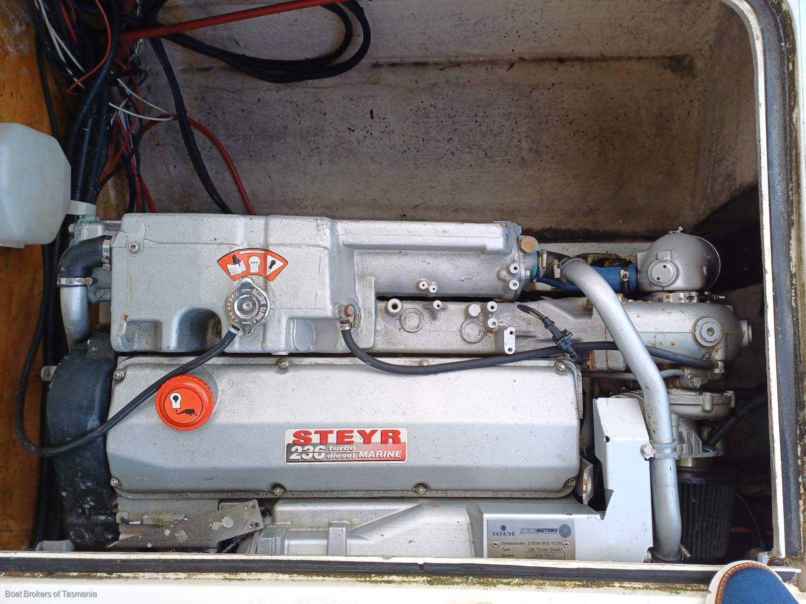 Kerry Girl Bertram 28 Flybridge Twin diesel shaft drive Sportsfisherman Boat Brokers of Tasmania