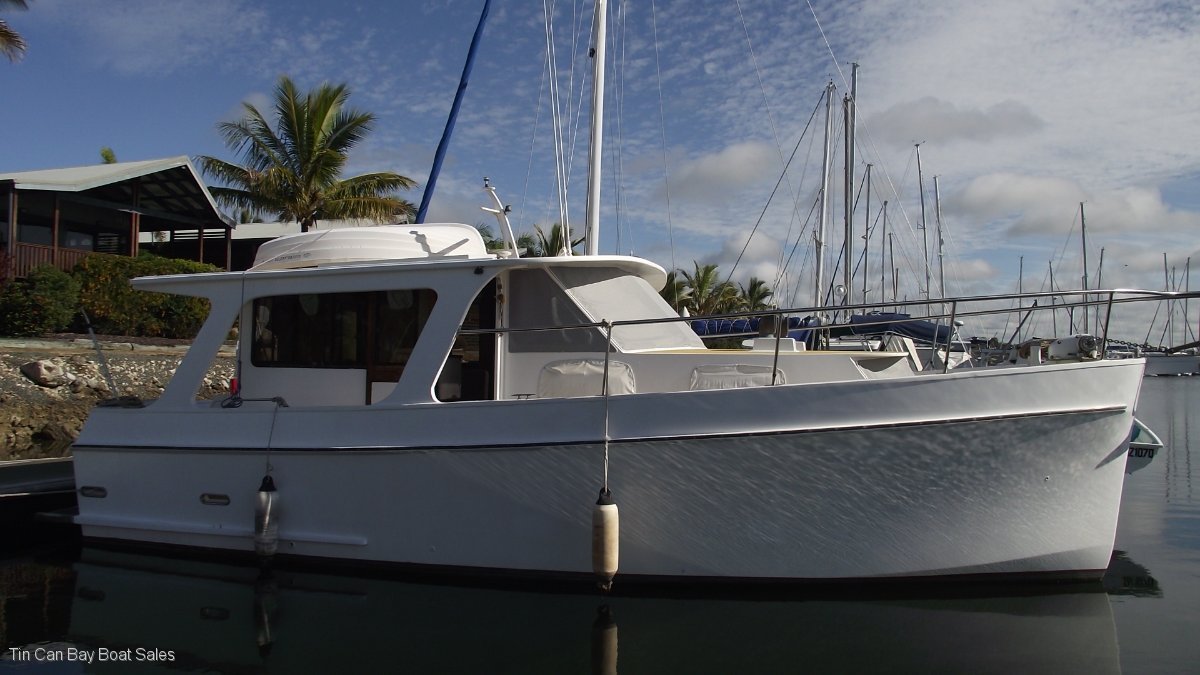 Cape Moreton 30ft Cruiser... The Ideal Motorcruiser for sale Tin Can