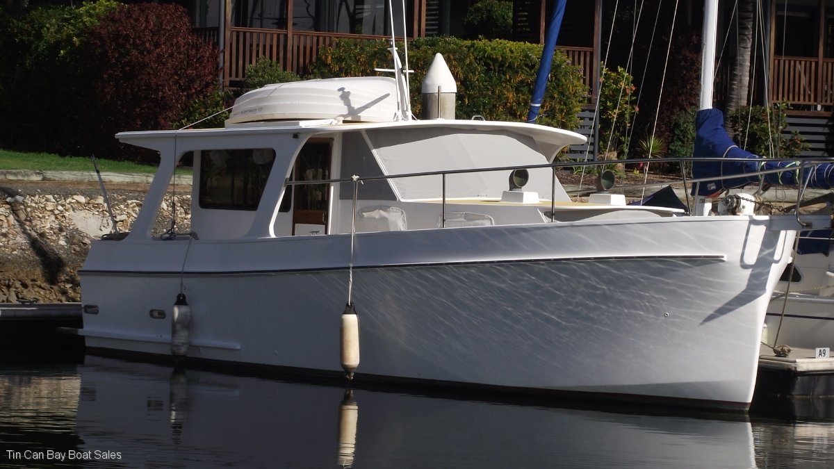Cape Moreton 30ft Cruiser The Ideal Motorcruiser For Sale Tin Can Bay Boat Sales