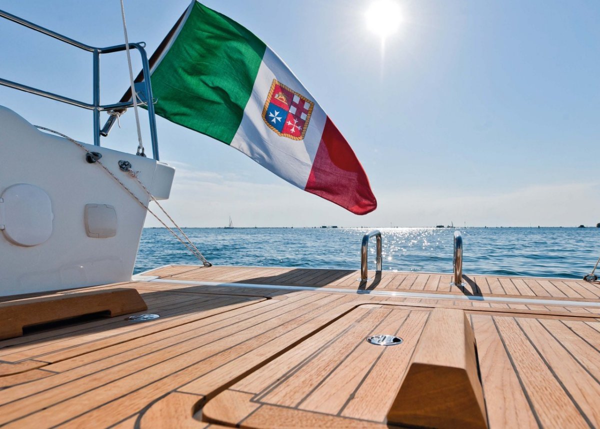 italia yachts 10.98 for sale