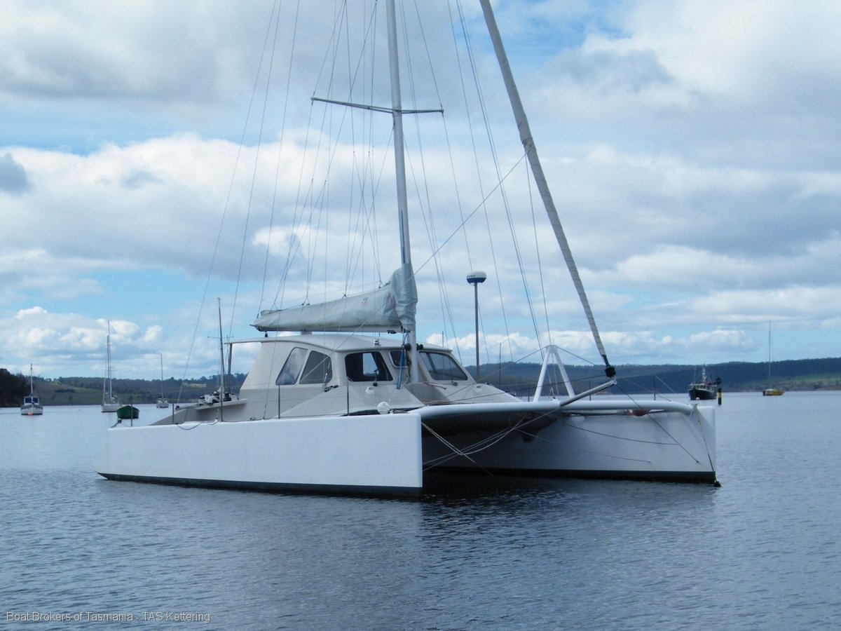 catamaran moteur 12m