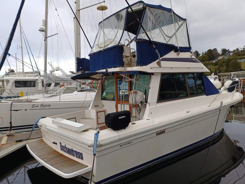 Riviera 34 Flybridge Cruiser Shaft drive diesels, bowthruster and a lot more.