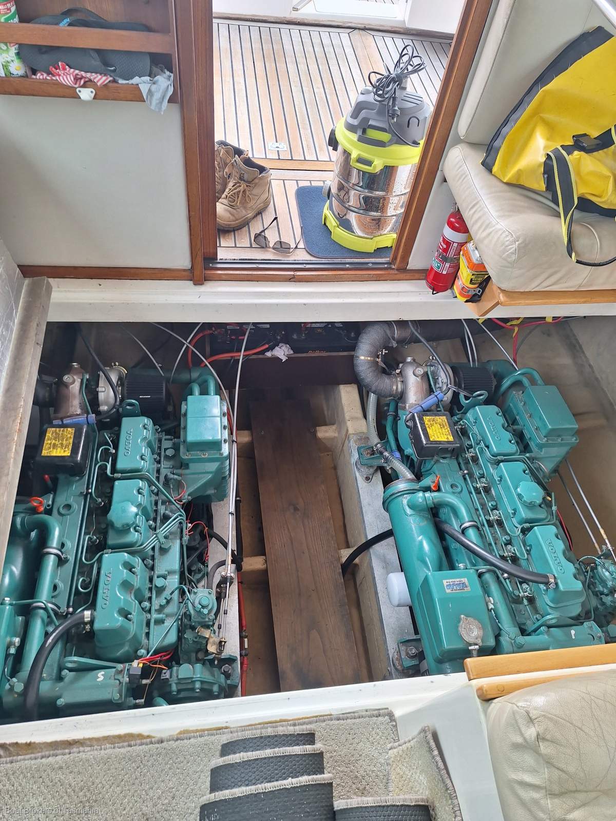 Enchantress Riviera 34 Flybridge Cruiser Shaft drive diesels, bowthruster and a lot more. Boat Brokers of Tasmania