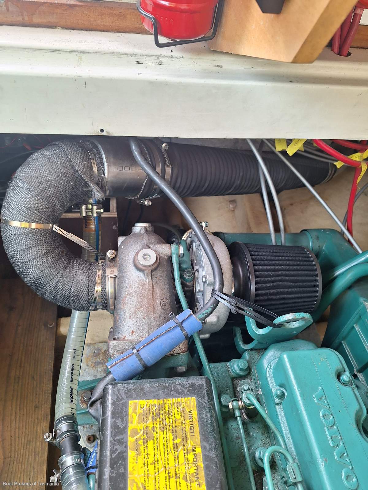 Enchantress Riviera 34 Flybridge Cruiser Shaft drive diesels, bowthruster and a lot more. Boat Brokers of Tasmania