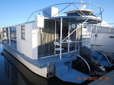 Sensational Custom House boat