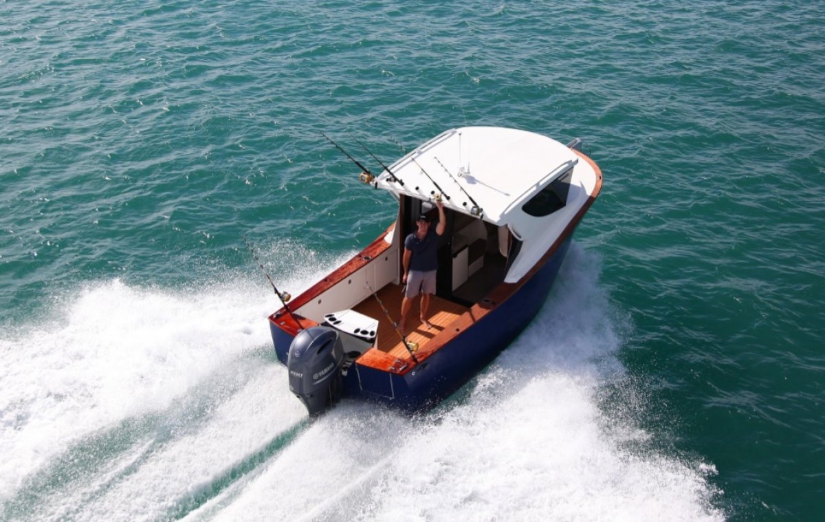 new discover the herley commander: power boats boats