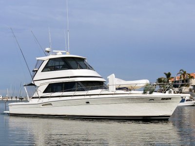 Riviera 48 Enclosed Flybridge