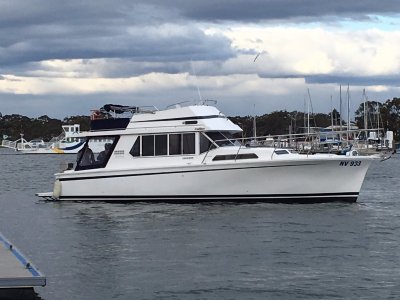 Fairway 36 Flybridge Cruiser