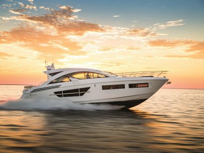 Cruisers Yachts 60 Cantius sports cabriolet