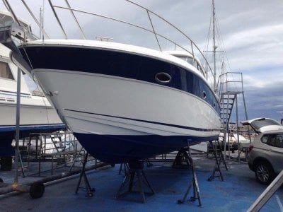 Bavaria 330 Hard Top **LOW HOURS ** 