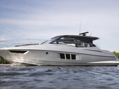 Cruisers Yachts 46 Cantius Cabriolet Sports Yacht