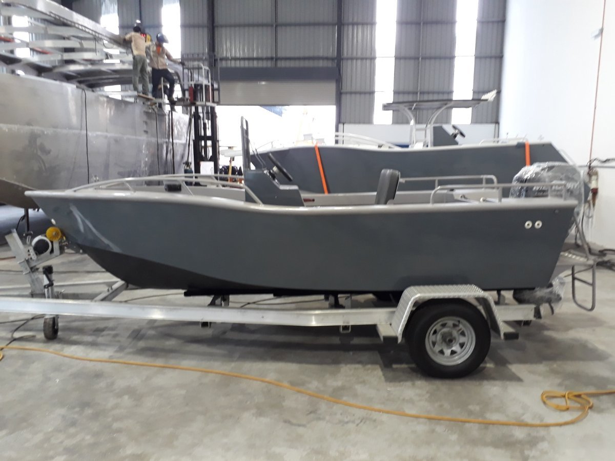 New Sabrecraft Marine Centre Console 4.80 Boat Motor ...