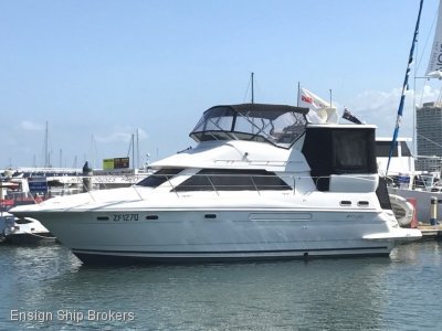 Cruisers Yachts 3750