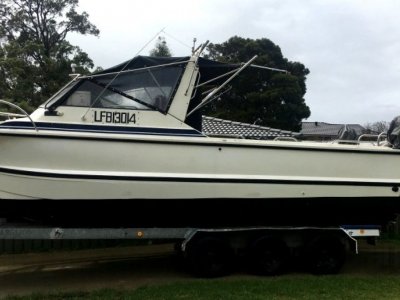 Noosa Cat 2700 Cuddy Cab