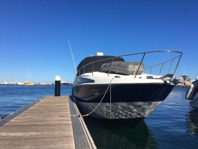 Bayliner 325 Cruiser **Massive volume boat which is rack-able** 