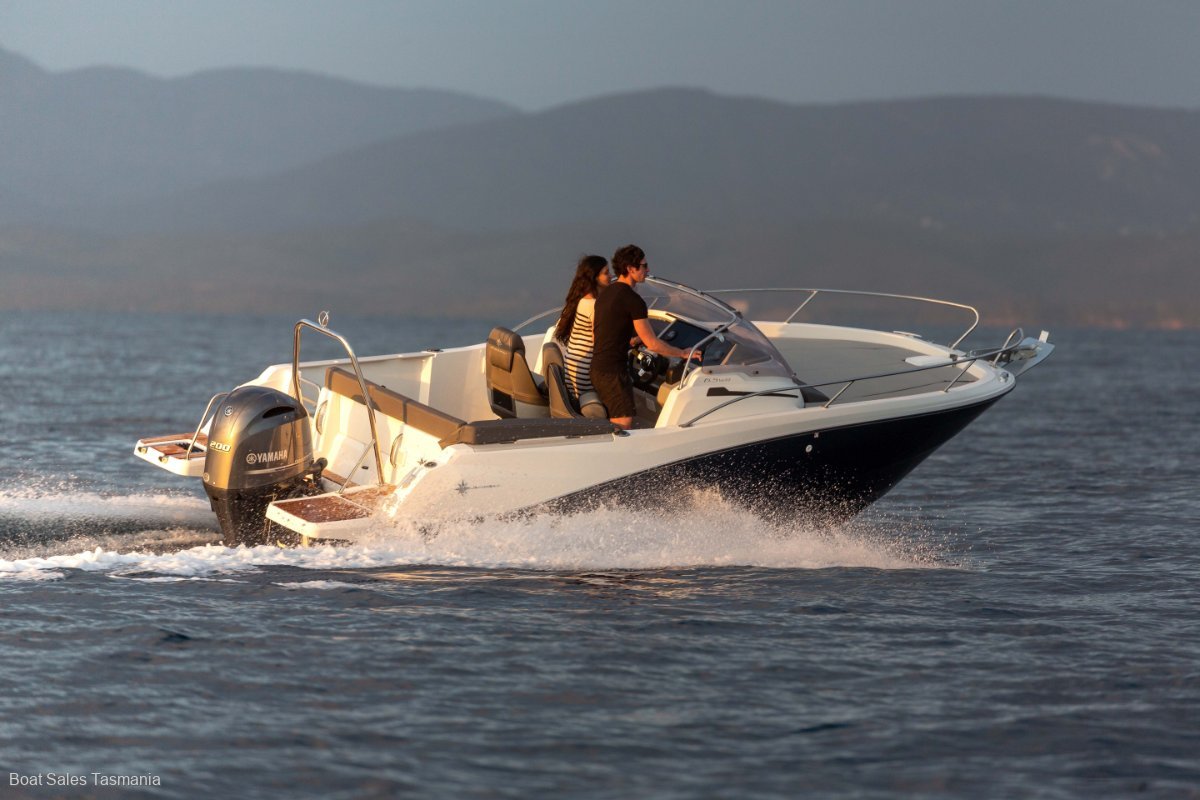 Jeanneau Cap Camarat 6.5WA S3