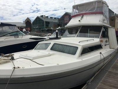 Mariner 28 Flybridge Space, style and big volume at these $$$$!! 