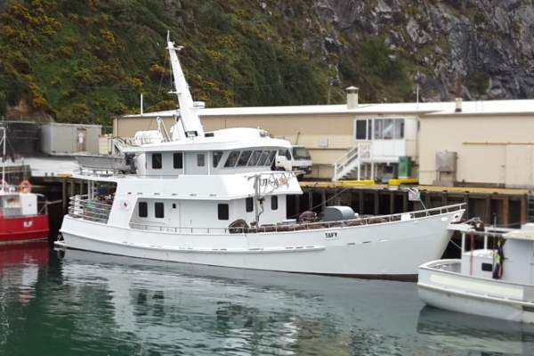 CHARTER / FISHING / RESEARCH