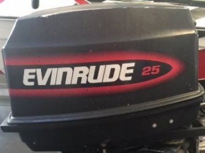 25hp JOHNSON OUTBOARD - 20 inch