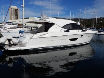 Riviera 4400 Sport Yacht LATE MODEL IN EXCELLENT CONDITION