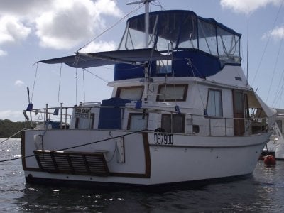 Clipper 34 Fly-Bridge aft cabin