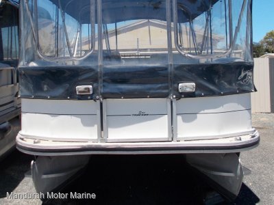Sun Tracker Party Barge 18