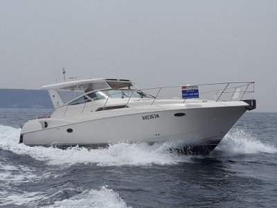 Riviera M400 Sports Cruiser