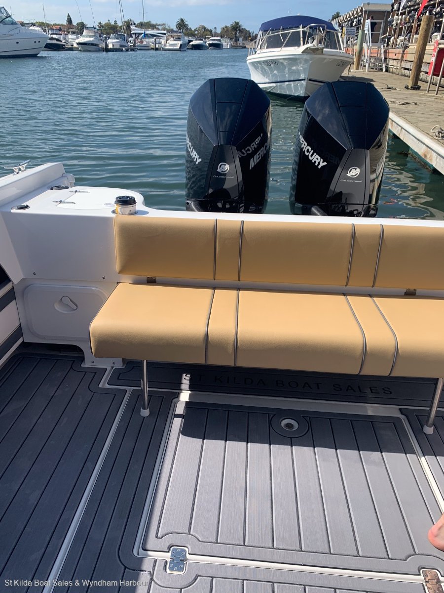 Caribbean 2700 Runabout
