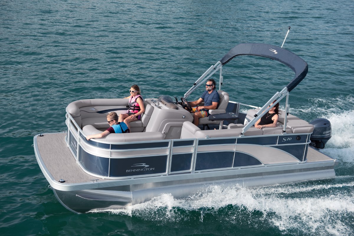 Bennington Pontoon Boat 20 S
